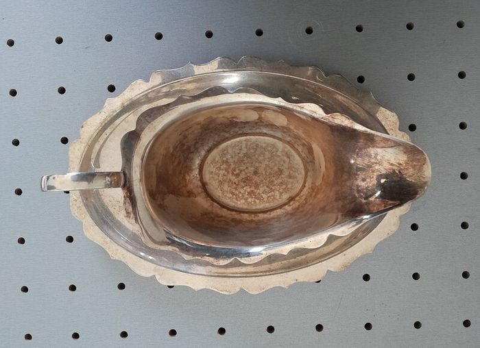 Gravy Boat & Underplate