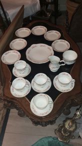Royal Tara set