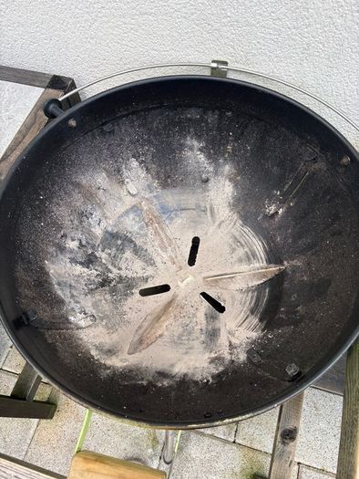 Weber Master Touch 57cm Includes Cover & Extras