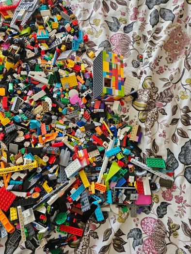 5kg of lego
