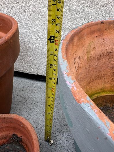 x3 Large Terracotta pots x2 Small ceramics pots