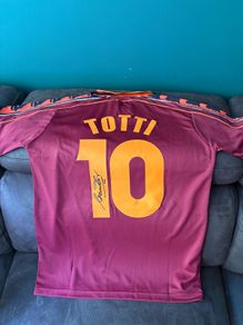 Francesco Totti signed Roma jersey