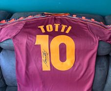 Francesco Totti signed Roma jersey