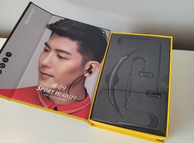 over neck Wireless Bluetooth in-ear Headphones with Mic Stereo Noise Cancelling and Neck Massager