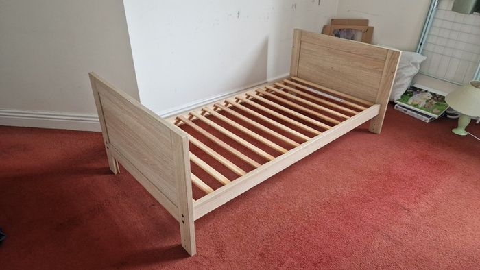 Cot bed