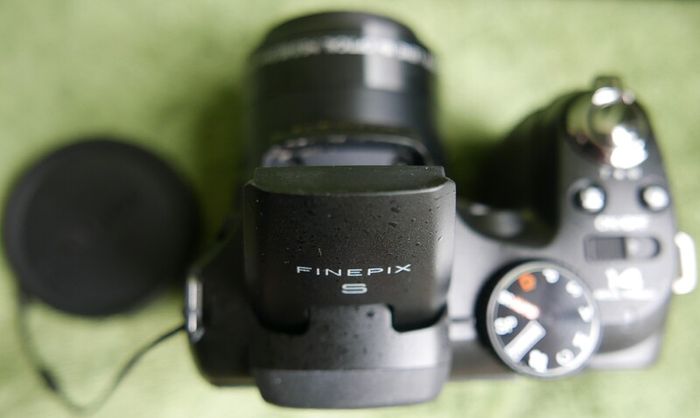 FUJIFILM FINEPIX S2800HD Digital Camera 14.0MP 18x Optical Zoom and Bag Tested