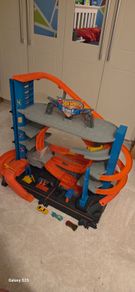 Hot Wheels Garage