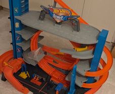 Hot Wheels Garage