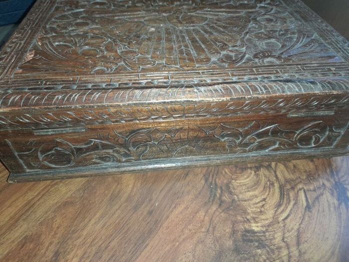 Vintage Hand-Carved Jewellery/Trinket Box