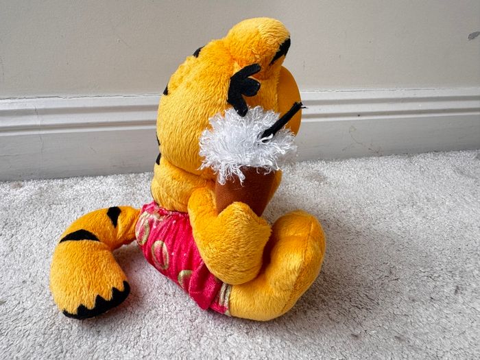 Garfield Cat Beach Red Shorts Ice Cream approx. 22 cm. Used Please see photos