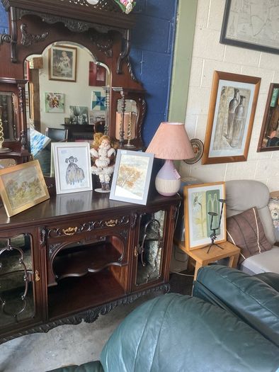 chiffonier