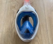 Snorkelling surface mask