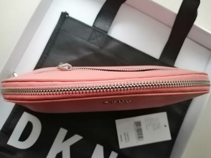 Dkny