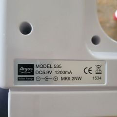 Mini sewing machine