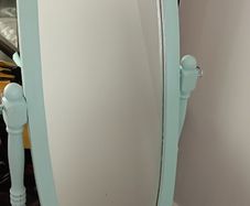 Standing mirror