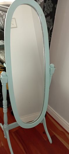 Standing mirror