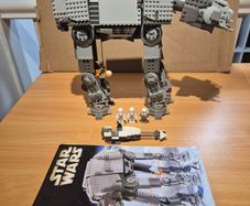 Lego Star Wars 4483 AT-AT - Rare and hard to find.