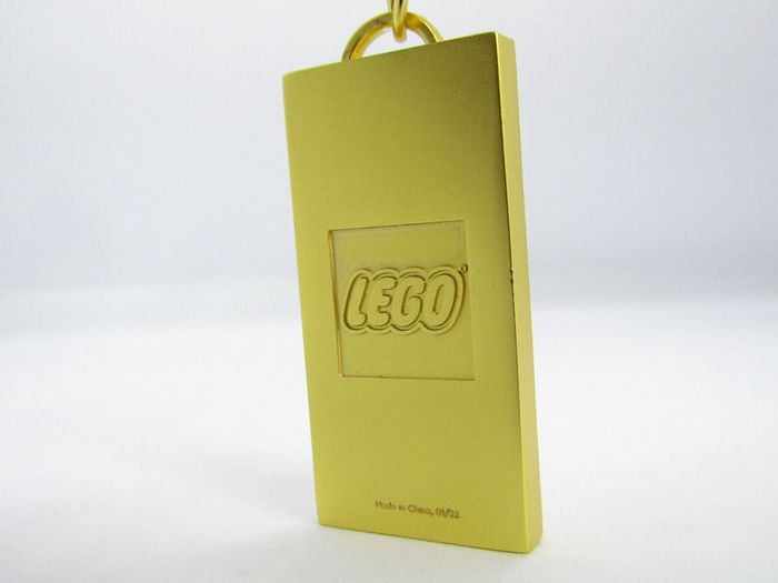 LEGO VIP Gold Lego Store Gold Membership Limited Edition Chrome Gold Key Chain Very Rare Not For Sale In Stores Or Online