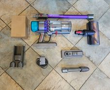 Dyson 5 gen with 2 Batteries