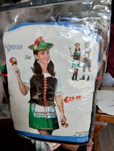 ladies bavarian beer maid costume