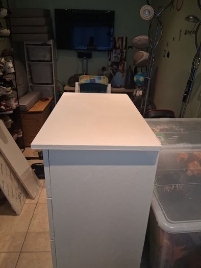 White drawer chest