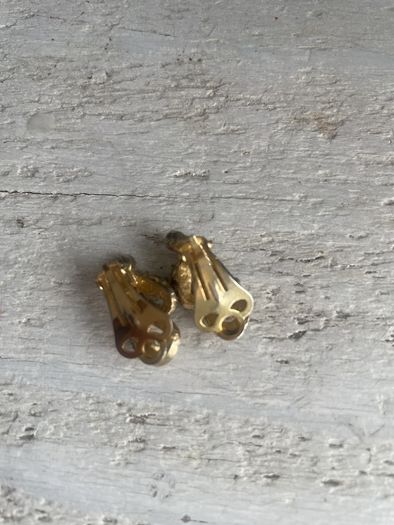 Vintage Clip On Earrings