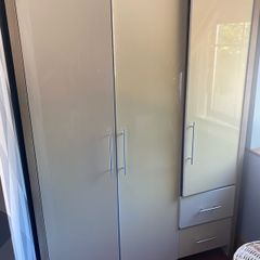 bedroom furniture set
