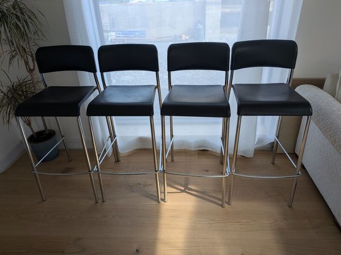 4 Bar Stools