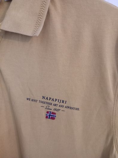 Napapijiri mens polo.