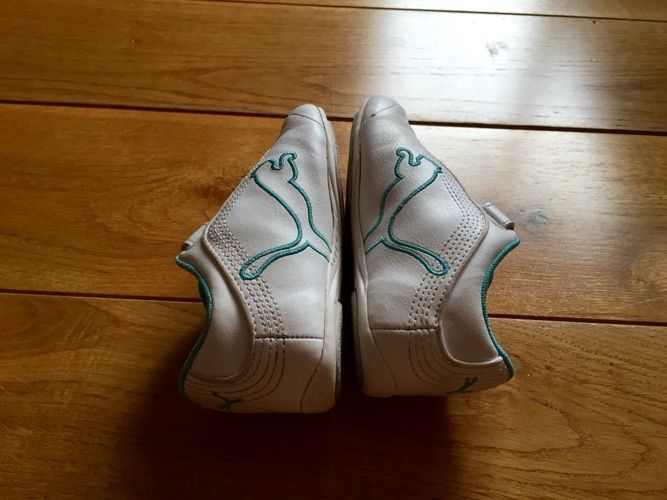 Puma INFANT white/blue sneakers/ runners 8UK mint condition