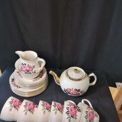 Carrigaline 20 pce Teaset with Teapot