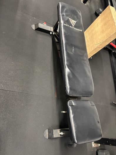 Exercise bench
