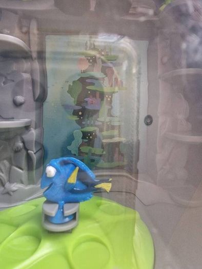 BRAND NEW Disney Pixar Finding Dory Aquarium Display Set