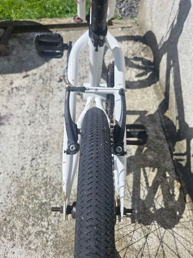 Apollo force 18 white BMX kids bike