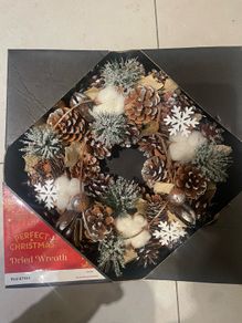 chistmas wreath Natural dried brand new