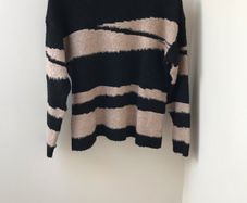Gallery jumper