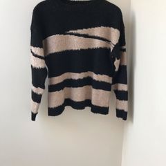 Gallery jumper