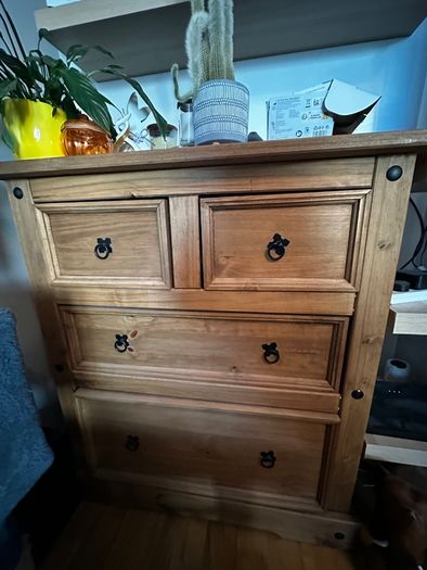 Living Room/Bedroom Chest of Drawers