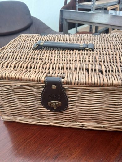 Selection of Vintage Wicker Hanper, Picnic , Wine Bottle, and Shopping Baskets