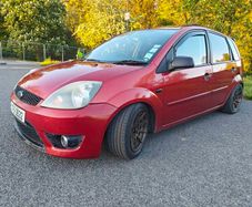 Ford Fiesta Zetec (ST Kit)