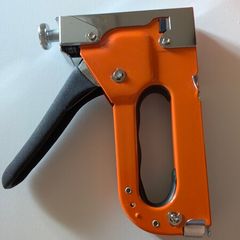 Staple Gun and Staples