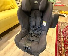 Axkid Minikid childs Car Seat