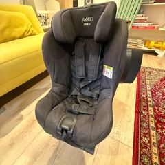 Axkid Minikid childs Car Seat