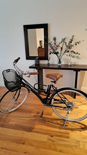 Martello Sutton Ladies Traditional City Bike With Basket