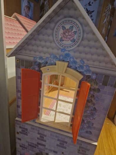 Doll house