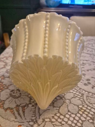 Original cream leaf design glass original 1920s Art Deco ceiling light