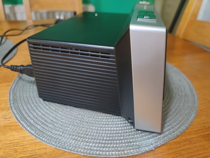 Yamaha TSX-100 Desktop Audio System Radio Clock Alarm