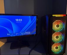 Pcspecialist Tornado R3 Gaming Pc + Monitor