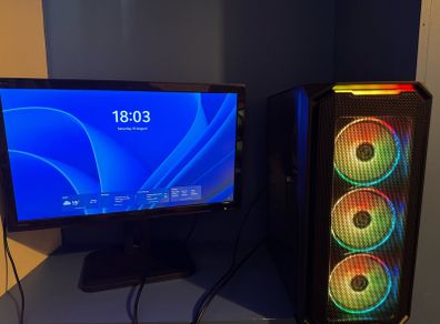 Pcspecialist Tornado R3 Gaming Pc + Monitor