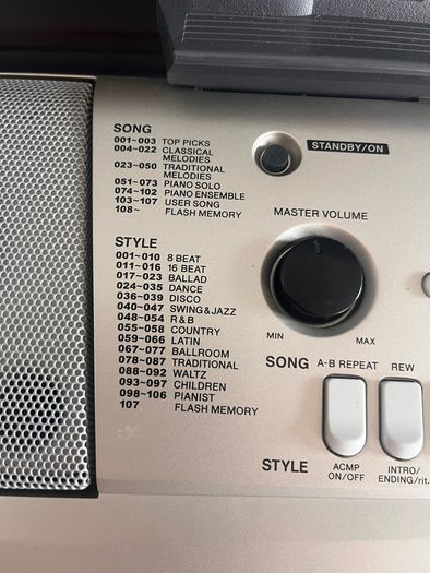 Yamaha PSR E313